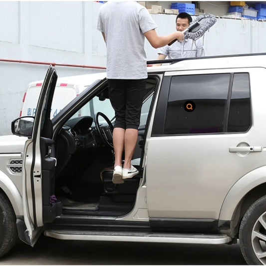 Foldable roof step for car